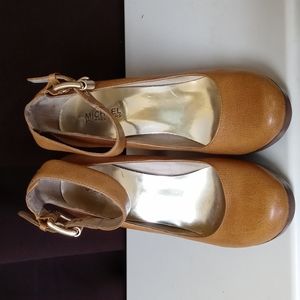 Michael Kors 8.5 Tan Shoes